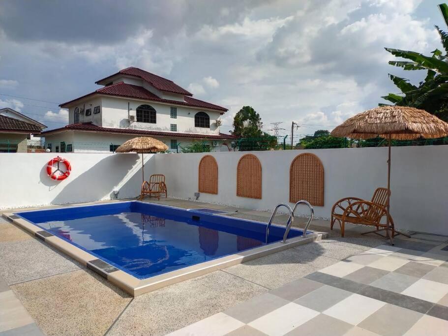 Bole Villa-private Pool-bbq-karaoke 20pax Vila Ipoh