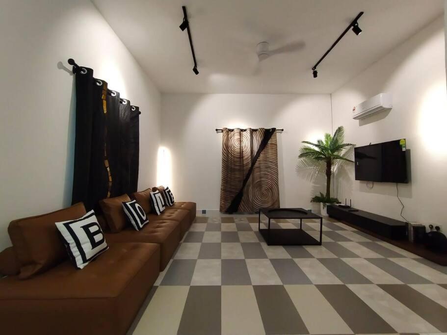 Bole Villa-private Pool-bbq-karaoke 20pax * Ipoh